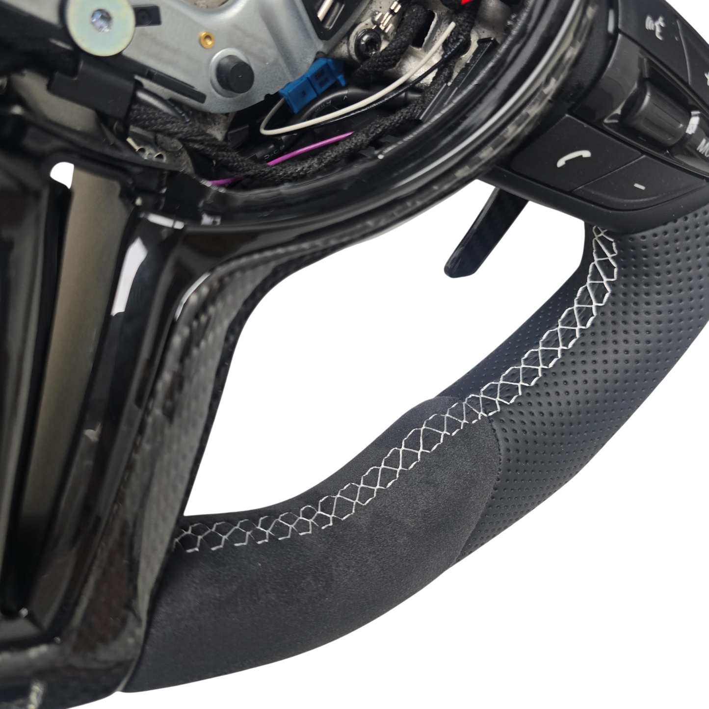 BMW F-Reihe Custom Lenkrad – Alcantara, Carbon & perforiertes Leder